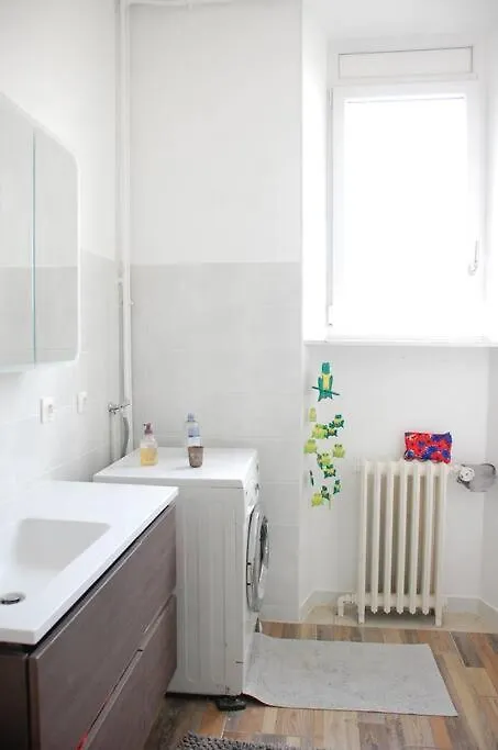 Appartement Centre Ville Avec Parking Gratuit Chambéry Apartment