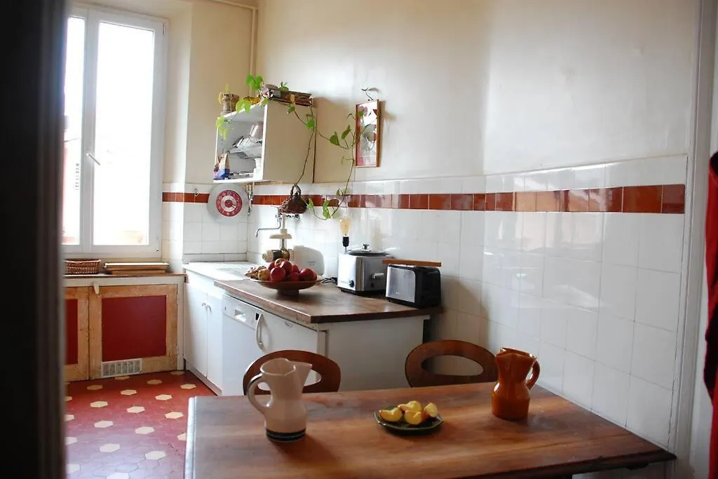 Appartement Centre Ville Avec Parking Gratuit Chambéry 0*,  Frankreich